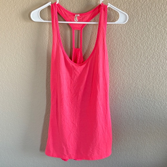 Under Armour Bright Pink Tank Top - Picture 1 of 3